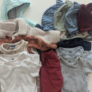 Baby Clothing Bundle with Kate Quinn Hats  H&M Organic Cotton 0-3 Months